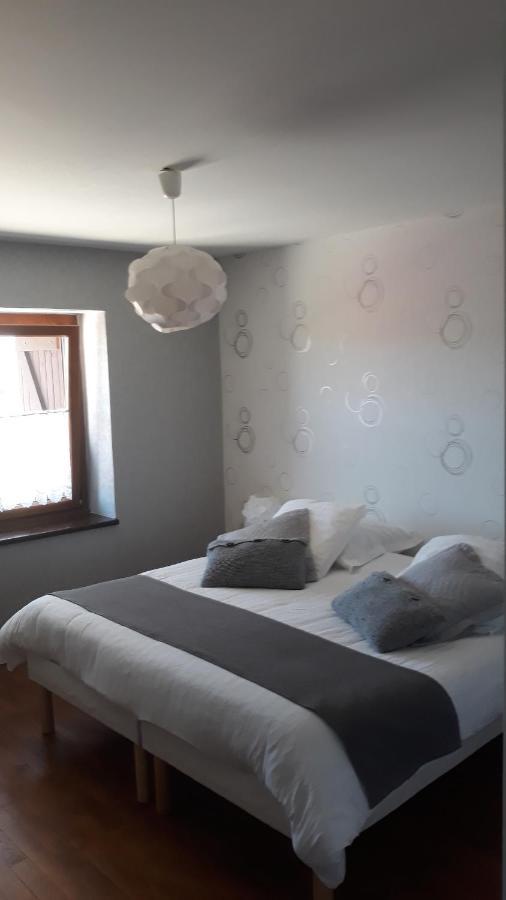 Gite De La Saugiat Le Fied Exterior foto